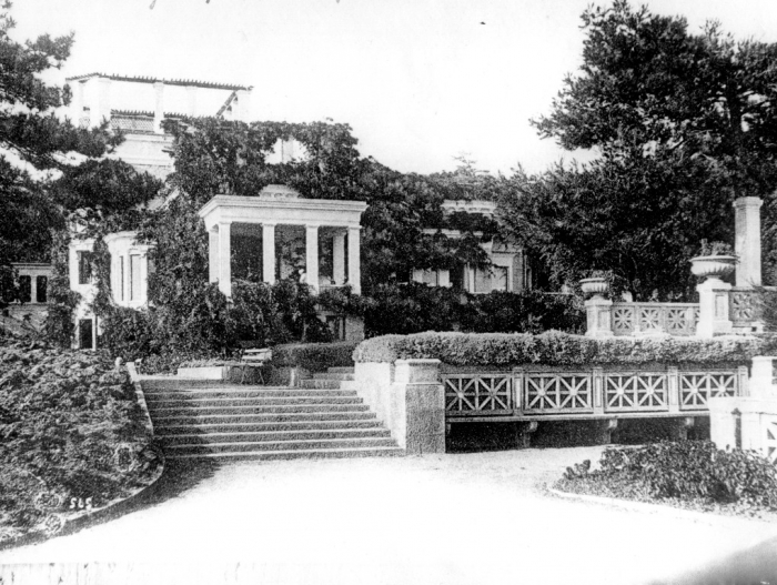 025_manor_chair.jpg